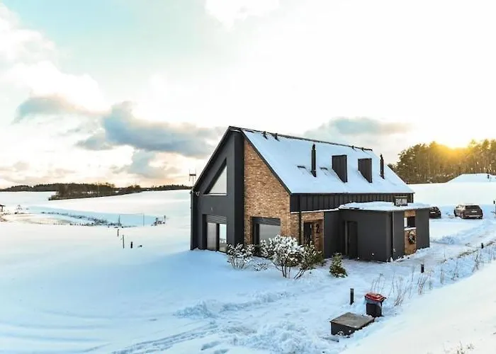 Semesterbostad Large With A Jacuzzi On The Terrace *